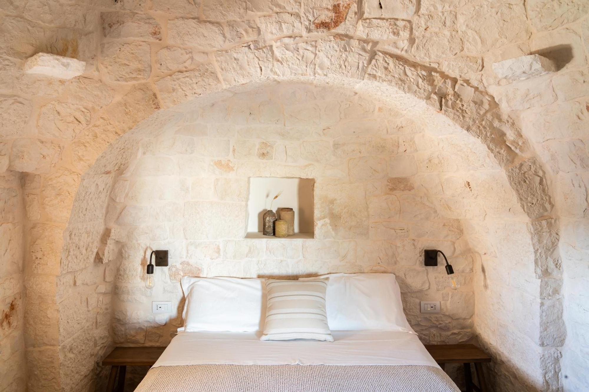 Trullo Jale - Boutique Apartments 오스투니 외부 사진